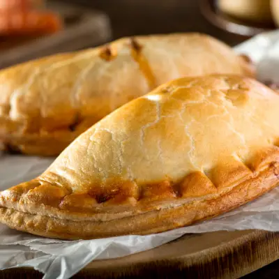 How Long to Cook a Pasty with Raw Ingredients Inside