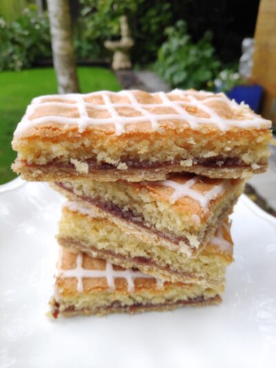 Tasty Bakewell Tart Traybake (Frangipane Squares)