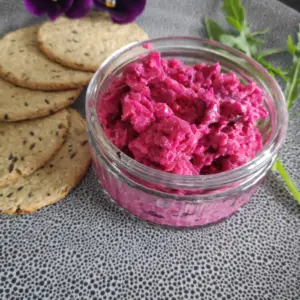 coleslaw with beetroot