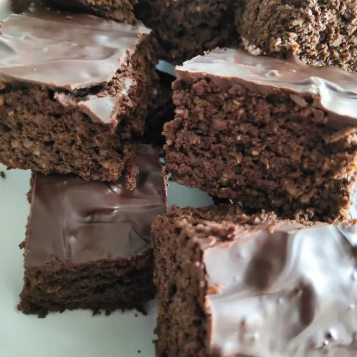 keto chocolate ginger brownie with chocolate topping