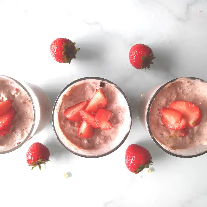 Quick Overnight Oats With Strawberries And Cream