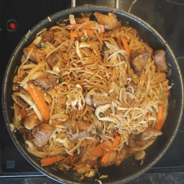 homemade chicken chow mein takeaway style