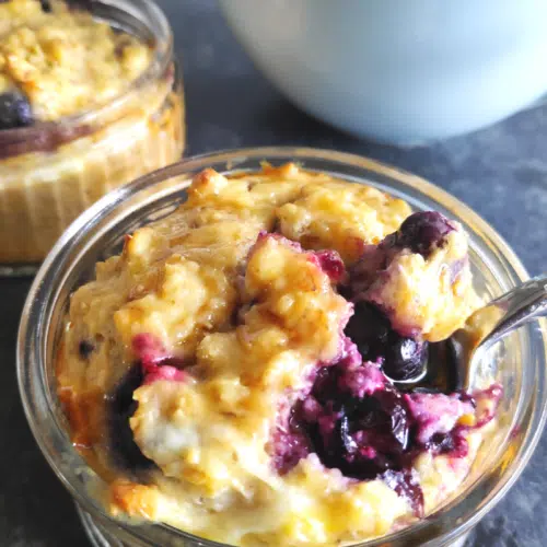 baked oats with blueberries in ramekins dishes uk recipe
