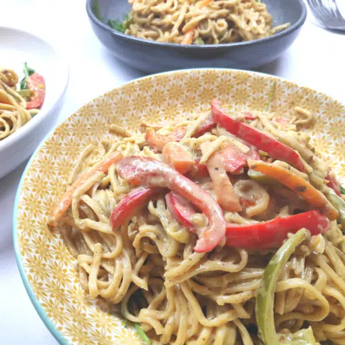 thai peanut sauce with noodles