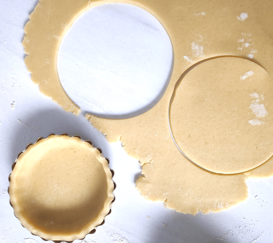 circles in pastry