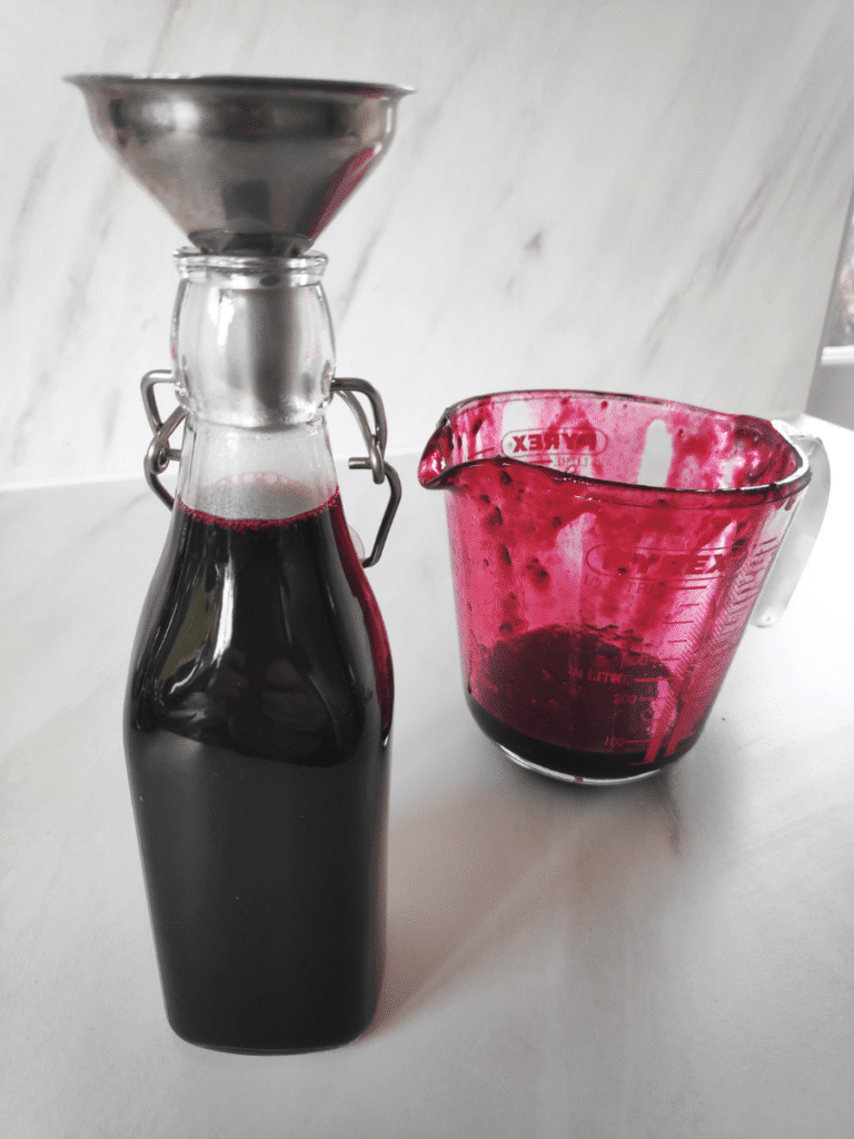 bottling blackcurrant cordial