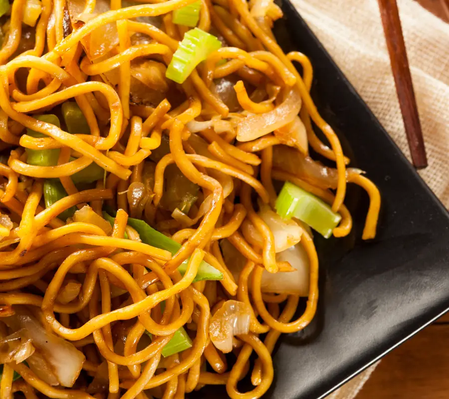 cantonese fried noodles vegetable chow mein