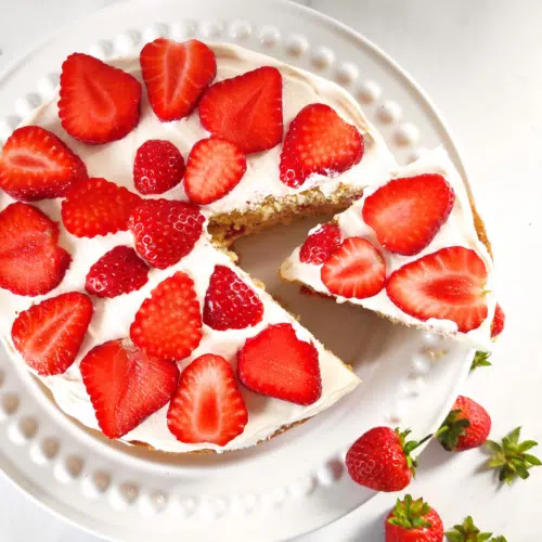 fresh cream and strawberry Wimbledon cake UK recipe