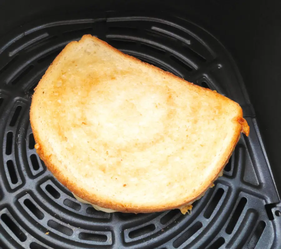 cheese toastie in air fryer