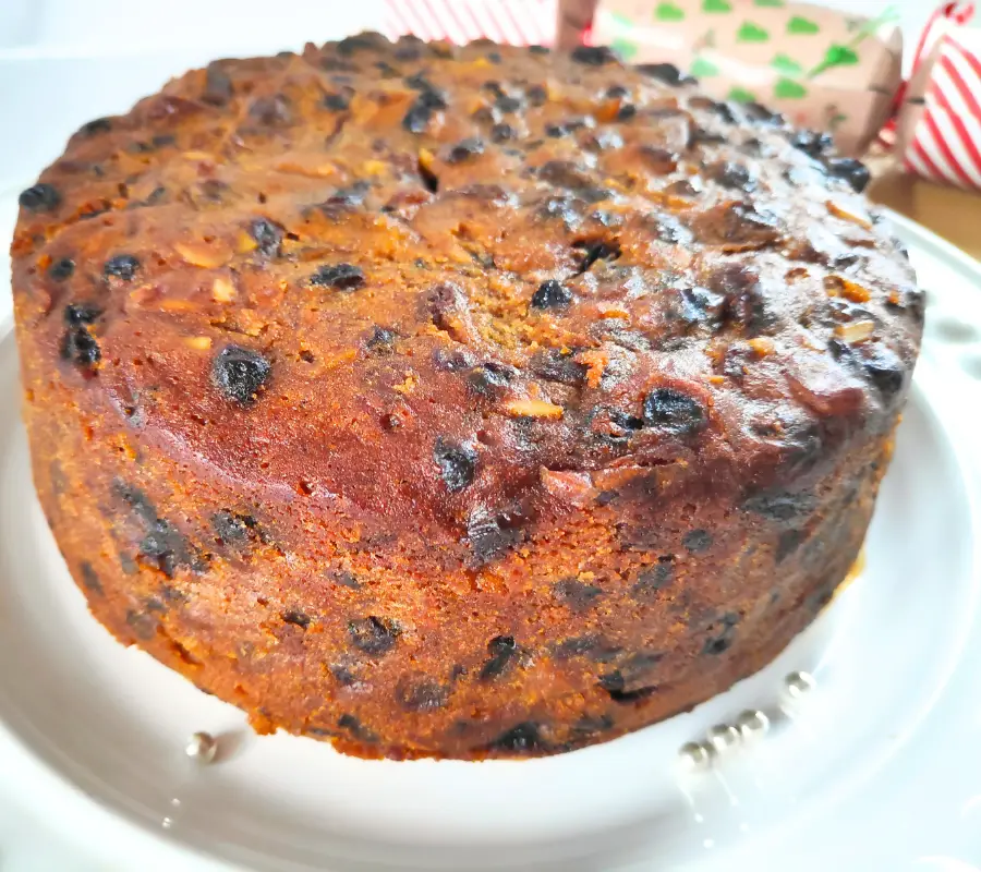 The Best Rich Fruit Christmas Cake Recipe (Mary Berry)