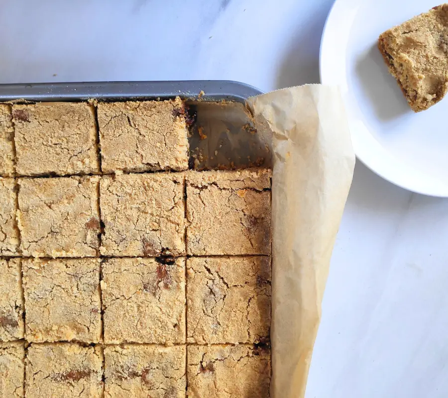 Easy Mincemeat Traybake Crumble Slices Recipe