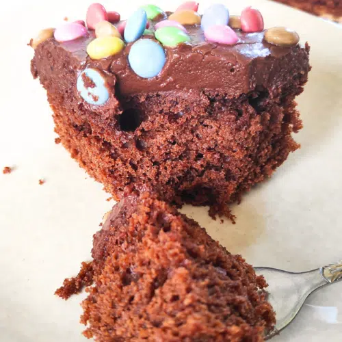 moist chocolate cake traybake