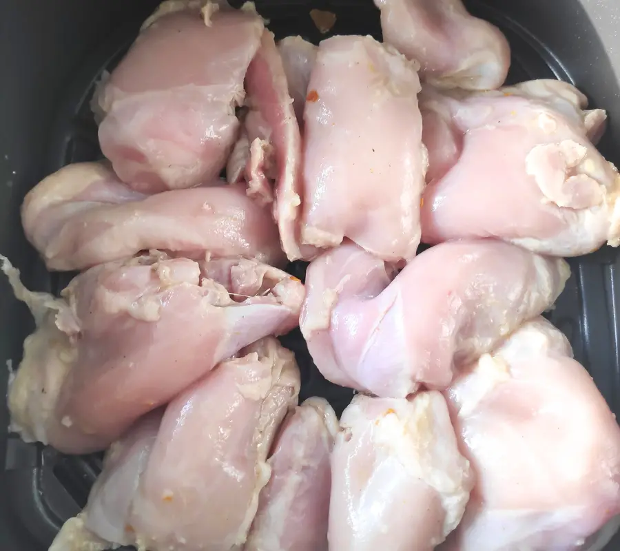 raw boneless chicken thighs in air fryer