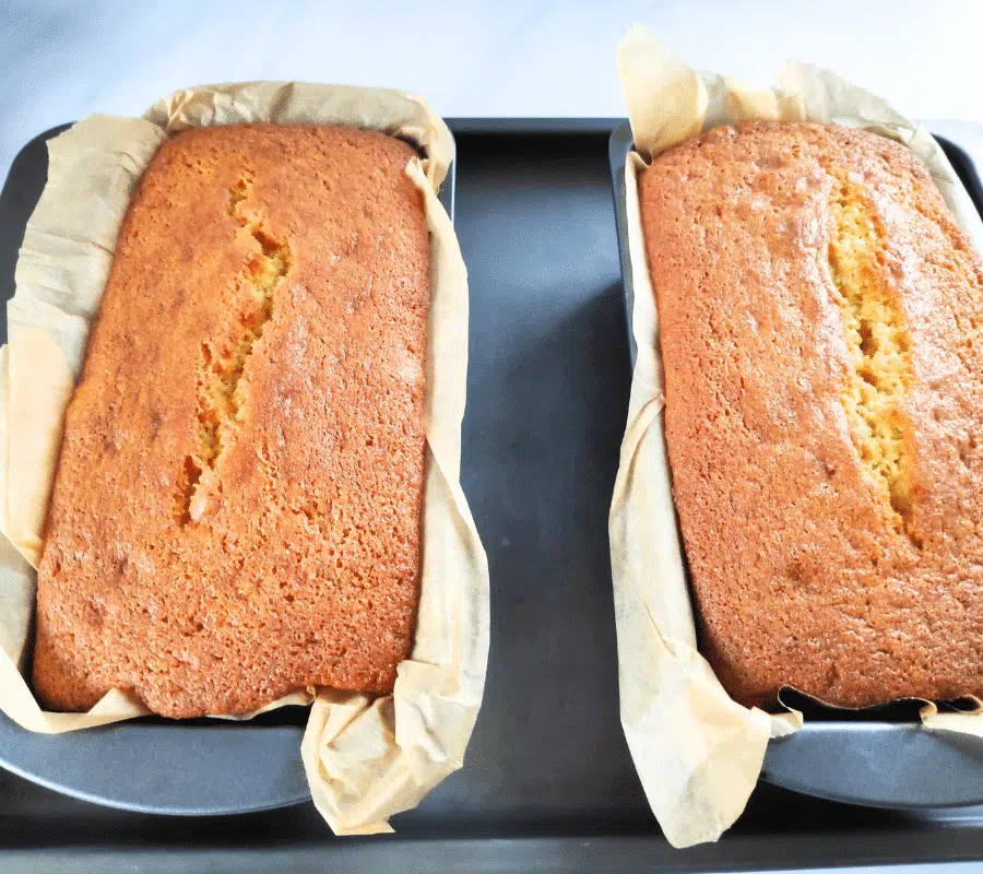 baked lemon drizzle cakes
