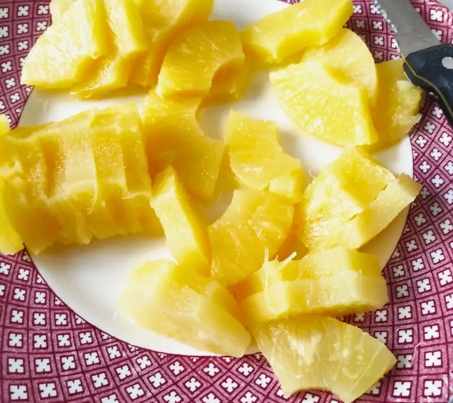 sliced pineapples