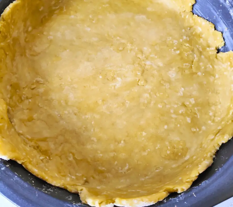 olive oil pastry in a pie tin